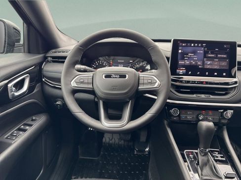 New 2026 Jeep Compass Latitude image 30