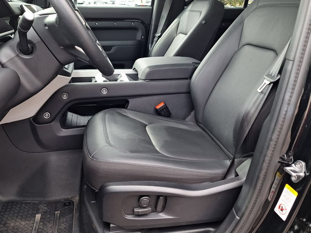 Used 2025 Land Rover Defender 110 S AWD/4WD image 11