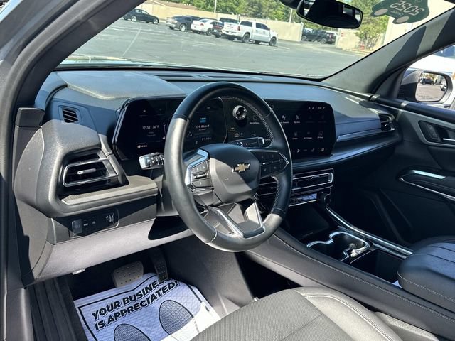 Certified 2025 Chevrolet Traverse LT FWD image 9
