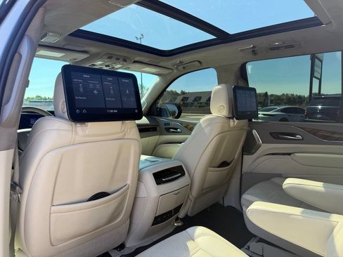 Used 2021 Cadillac Escalade Premium Luxury Platinum AWD/4WD image 23