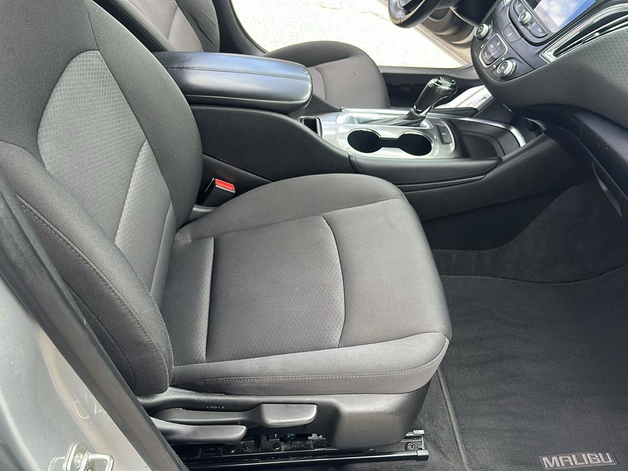 Used 2018 Chevrolet Malibu LT FWD image 20