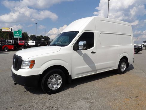 Used 2021 Nissan NV 2500 SV image 3