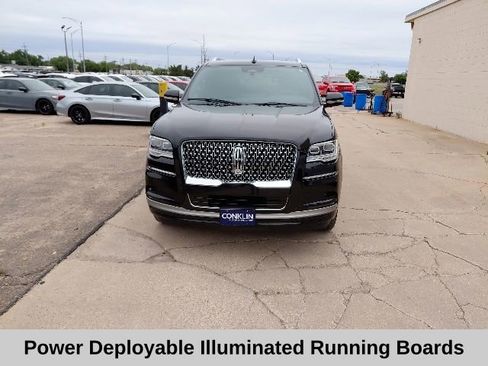 Used 2024 Lincoln Navigator Premiere AWD/4WD image 10