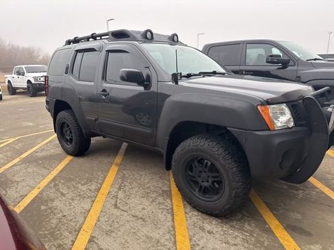 Used 2011 Nissan Xterra PRO-4X image 2