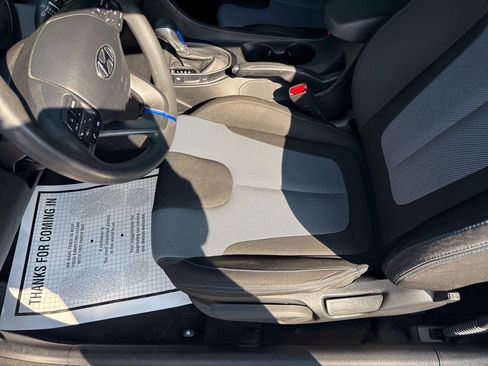 Used 2020 Hyundai Veloster 2.0 image 10