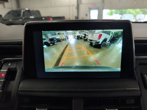 Used 2023 GMC Yukon XL AT4 AWD/4WD image 14