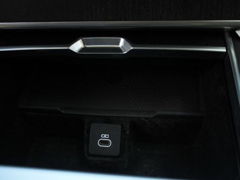 Used 2024 Land Rover Range Rover SE image 20