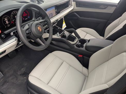 New 2026 Porsche Cayenne E-Hybrid image 4