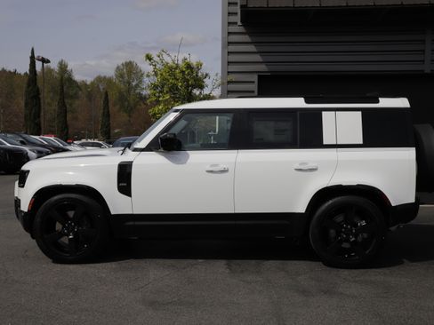 New 2026 Land Rover Defender 110 X-Dynamic SE AWD/4WD image 7