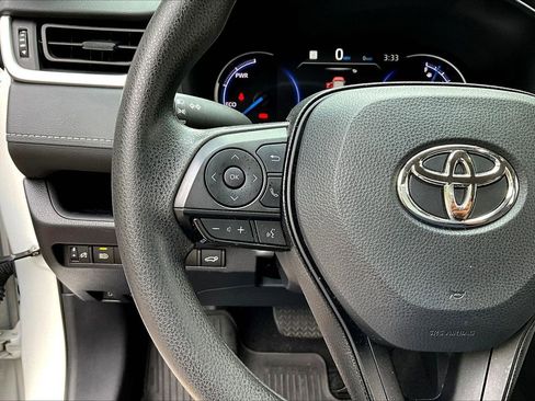 Used 2024 Toyota RAV4 XLE w/ Convenience Package image 10