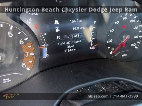 Used 2023 Jeep Compass Latitude image 11