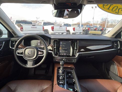 Used 2019 Volvo S90 T6 Momentum w/ Advanced Package image 22