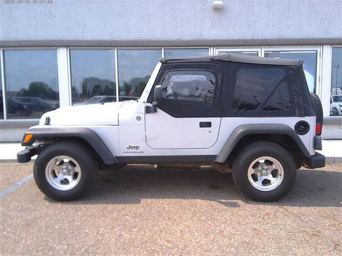 Used 2006 Jeep Wrangler SE AWD/4WD image 2