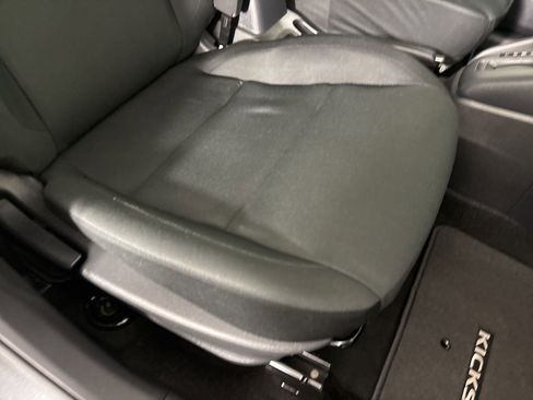 Used 2024 Nissan Kicks S image 29