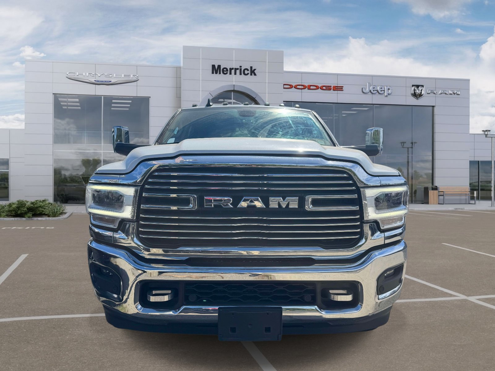 Used 2022 RAM 3500 Laramie w/ Chrome Appearance Group AWD/4WD image 3