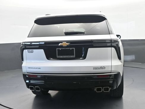 Used 2025 Chevrolet Traverse High Country FWD image 7