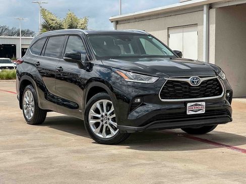 Used 2023 Toyota Highlander Limited image 1
