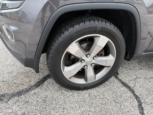 Used 2014 Jeep Grand Cherokee Limited w/ Trailer Tow Group IV AWD/4WD image 9
