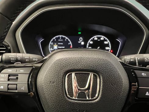 Used 2025 Honda Pilot Touring image 29