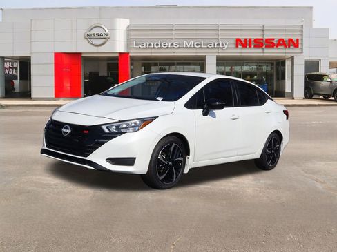 New 2025 Nissan Versa SR w/ Trunk Package image 7