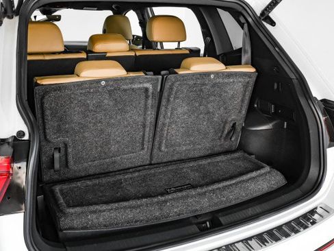 Used 2022 Volkswagen Tiguan SE R-Line image 49