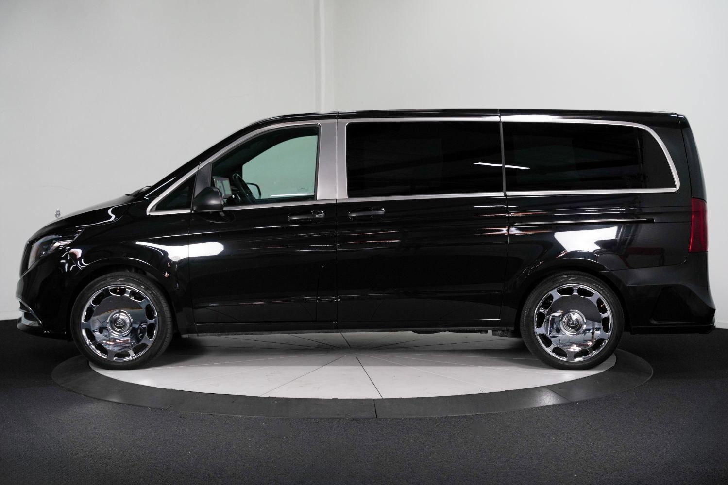 Used 2021 Mercedes-Benz Metris Passenger image 6