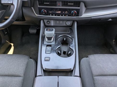Certified 2025 Nissan Rogue SV FWD image 20