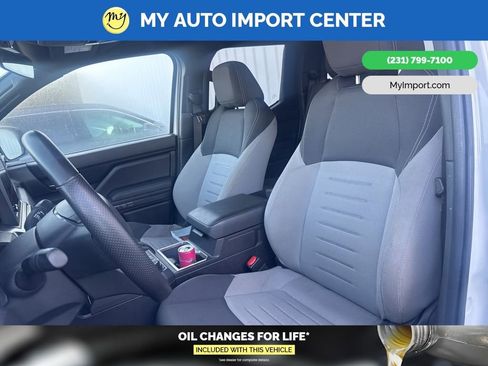 Used 2024 Toyota Tacoma TRD Off-Road AWD/4WD image 7