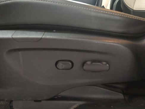 Used 2020 Buick Encore Preferred AWD/4WD image 3
