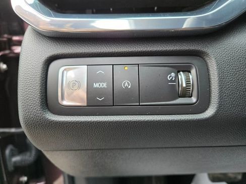 Used 2025 GMC Acadia Elevation image 18