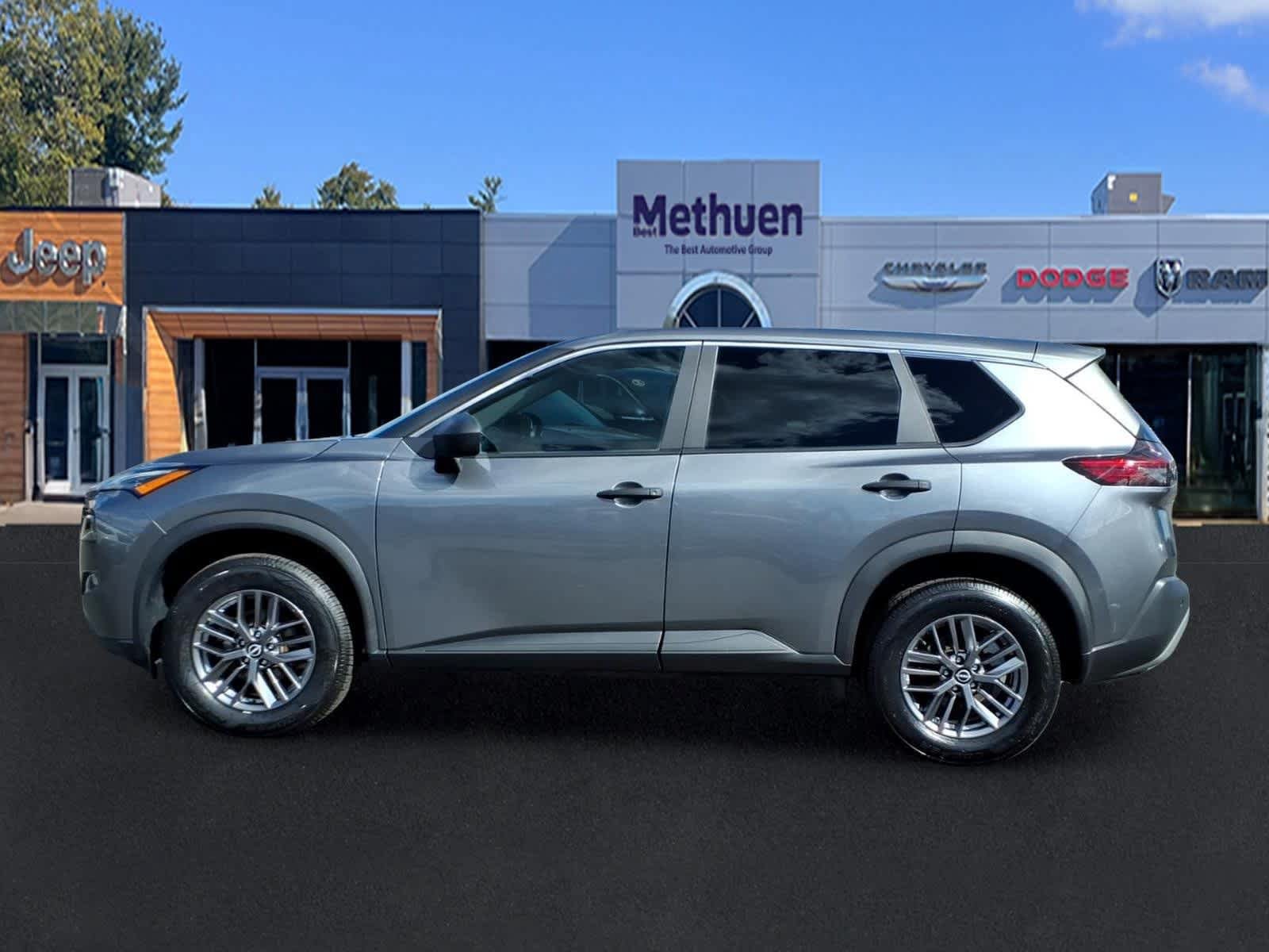 Used 2023 Nissan Rogue S AWD/4WD image 8