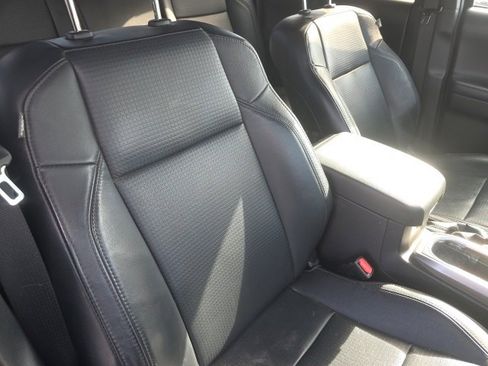 Used 2022 Toyota Tacoma Limited image 19