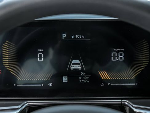 Used 2025 Kia Sorento LX image 18