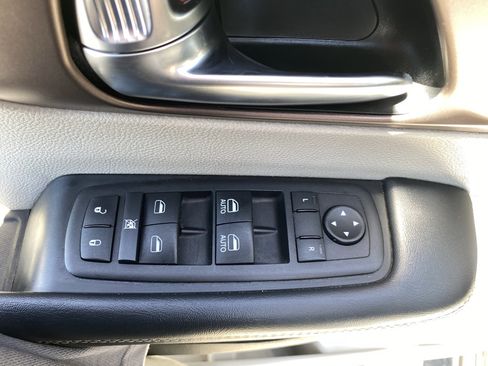 Used 2023 Chrysler Voyager LX FWD image 21