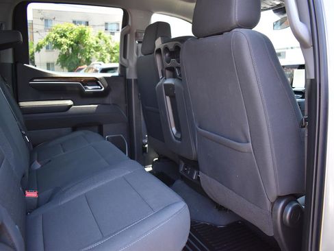 New 2025 GMC Sierra 1500 SLE image 6