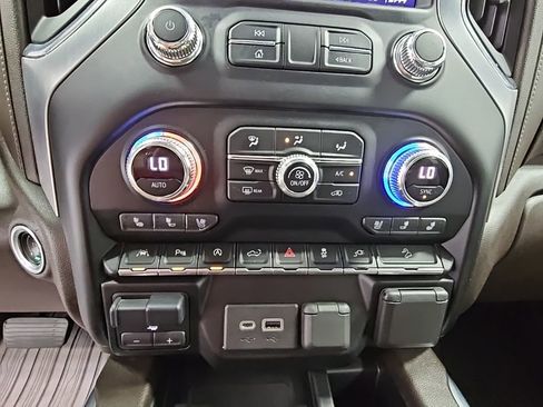Used 2021 GMC Sierra 1500 SLT w/ SLT Premium Plus Package image 22
