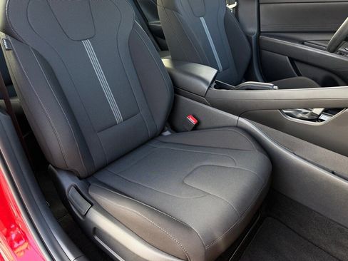 Certified 2023 Hyundai Elantra SE image 25