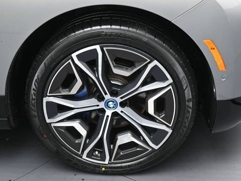 Used 2024 BMW iX xDrive50 w/ Premium Package AWD/4WD image 33