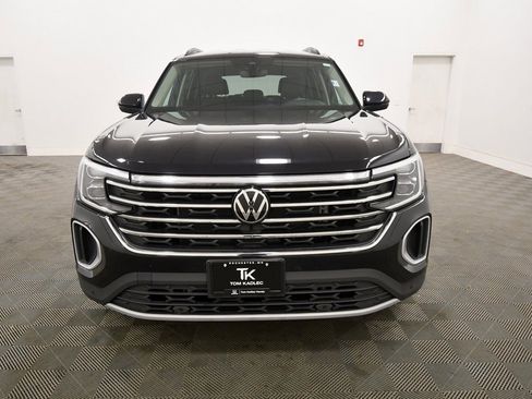 Used 2025 Volkswagen Atlas SE image 11
