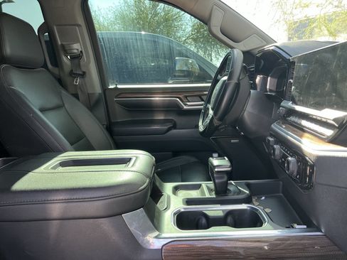 Used 2022 Chevrolet Silverado 1500 RST w/ Convenience Package II AWD/4WD image 7