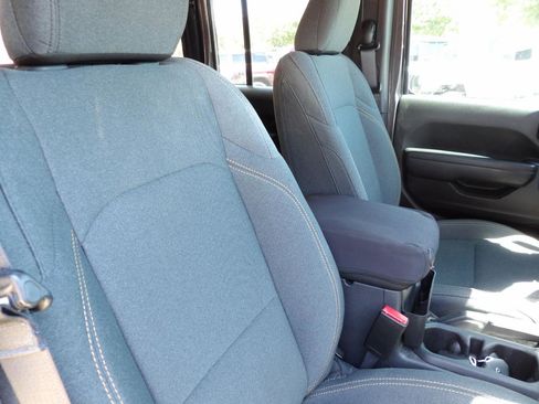 Used 2024 Jeep Wrangler Unlimited Sport image 9