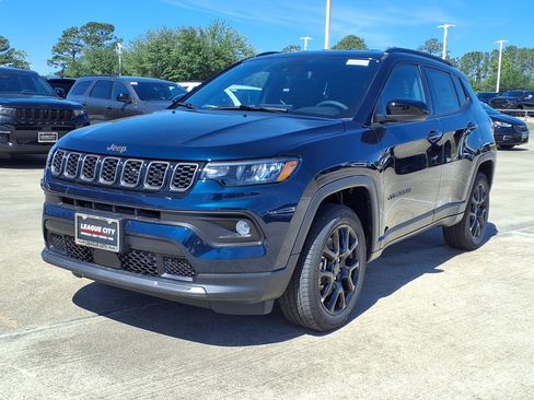 New 2026 Jeep Compass Altitude AWD/4WD image 3