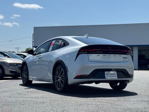 New 2025 Toyota Prius XLE image 5