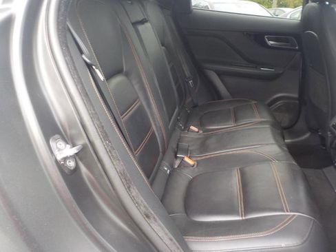 Used 2019 Jaguar F-PACE Prestige image 36