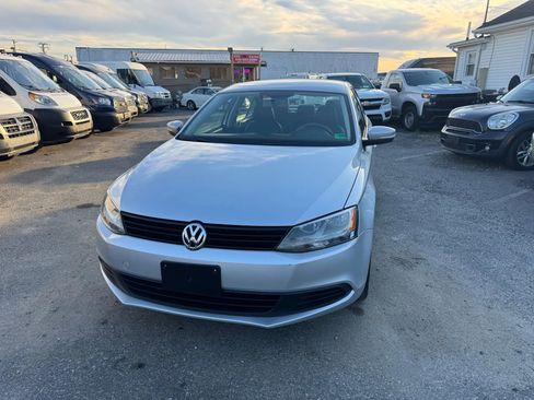 Used 2011 Volkswagen Jetta SE image 44
