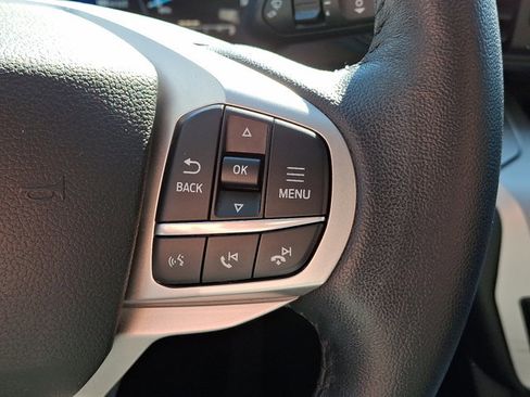 Used 2021 Ford Explorer XLT image 23