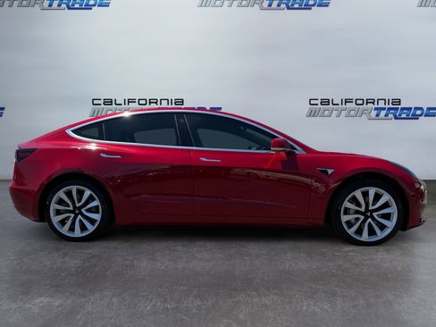 Used 2018 Tesla Model 3 Mid Range RWD image 4