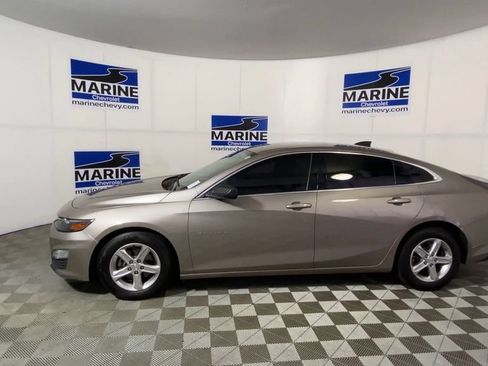 Used 2022 Chevrolet Malibu LS w/ LPO, Floor Liner Package FWD image 7