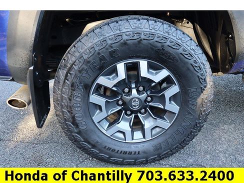Used 2023 Toyota Tacoma TRD Off-Road image 28