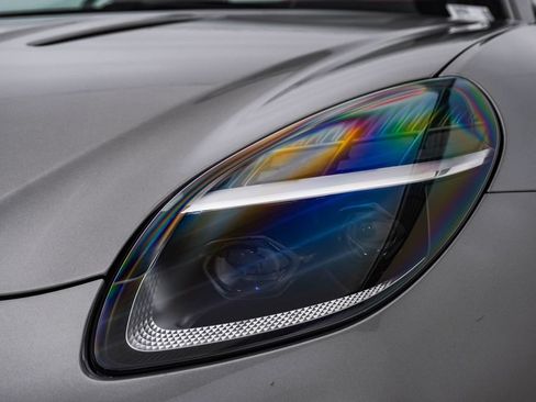 Used 2025 Aston Martin V8 Vantage Coupe RWD image 6